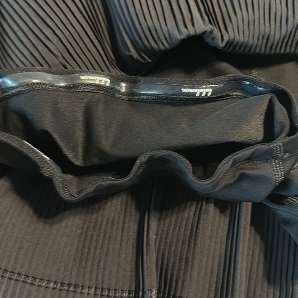 Lululemon varsity high rise size 6 - Picture 4 of 7